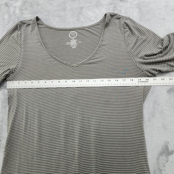 Maurices Top Womens XL Green White Striped 24/7 V-Neck Tee Short Sleeves Stretch - Picture 5 of 7